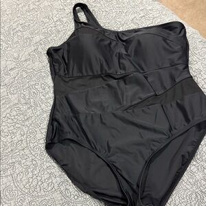 Chic Black One-Shoulder Swimsuit